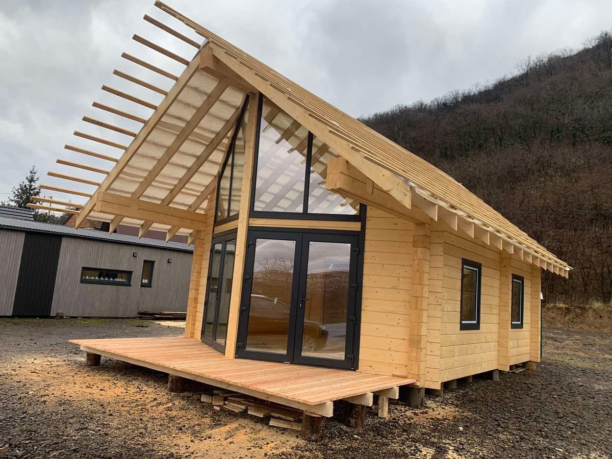 Модерн-кабін з панорамним склінням